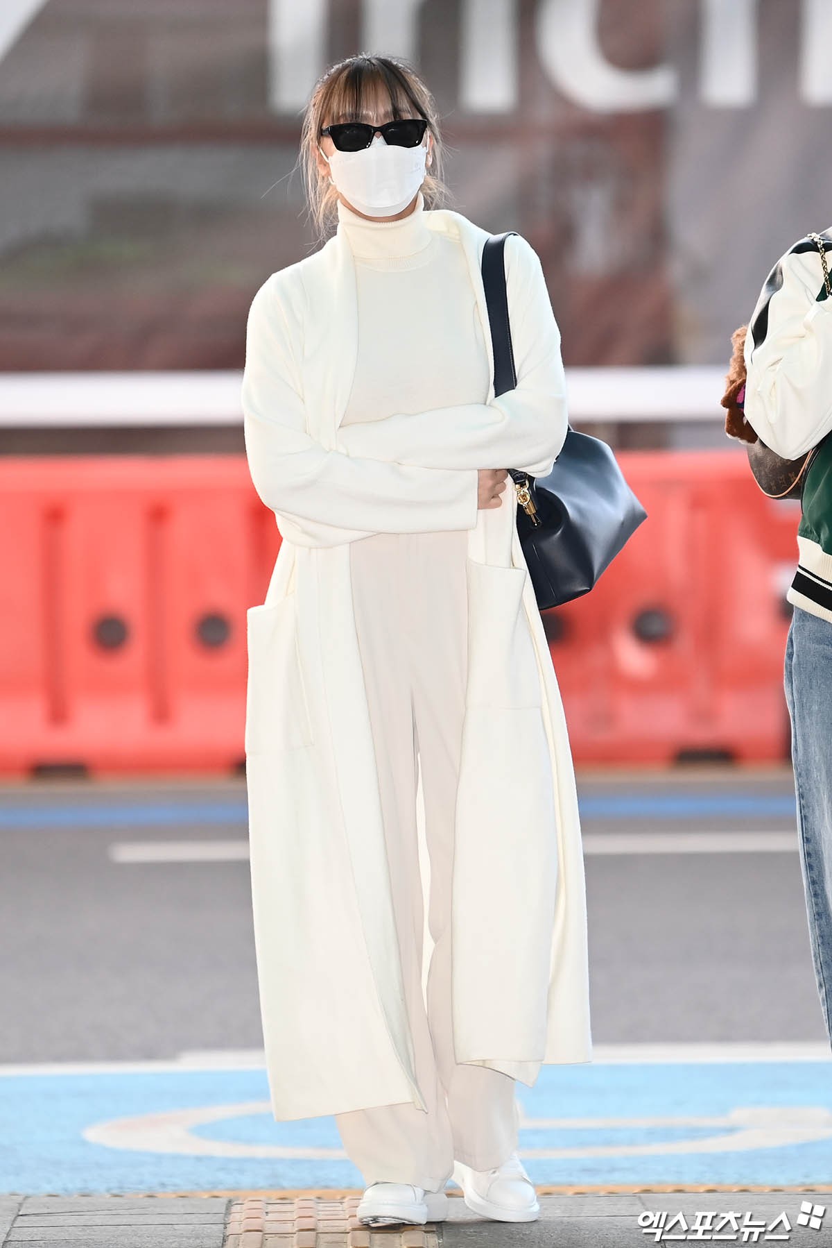 Soi trang phục sân bay của các sao KPop