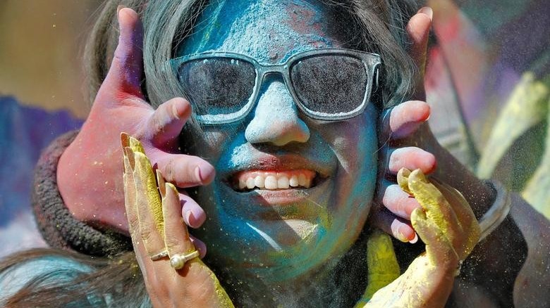 Ngập tràn sắc màu tại lễ hội Holi ở Ấn Độ
