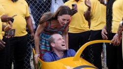 Vợ chồng Hoàng tử William rạng rỡ trong chuyến thăm vùng Caribe