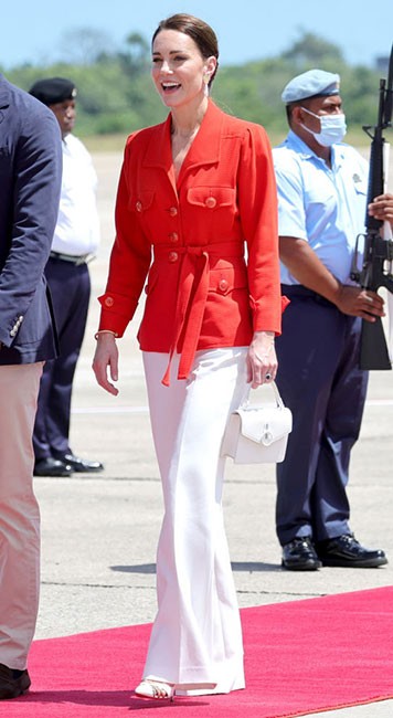Phong cách thời trang ấn tượng của công nương Kate Middleton trong chuyến công du vùng Caribe Phong cách thời trang ấn tượng của công nương Kate Middleton trong chuyến công du vùng Caribe