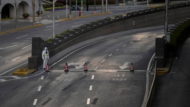 Thành phố Thượng Hải tiếp tục 'cửa đóng, then cài' trước làn sóng dịch Covid-19 mới