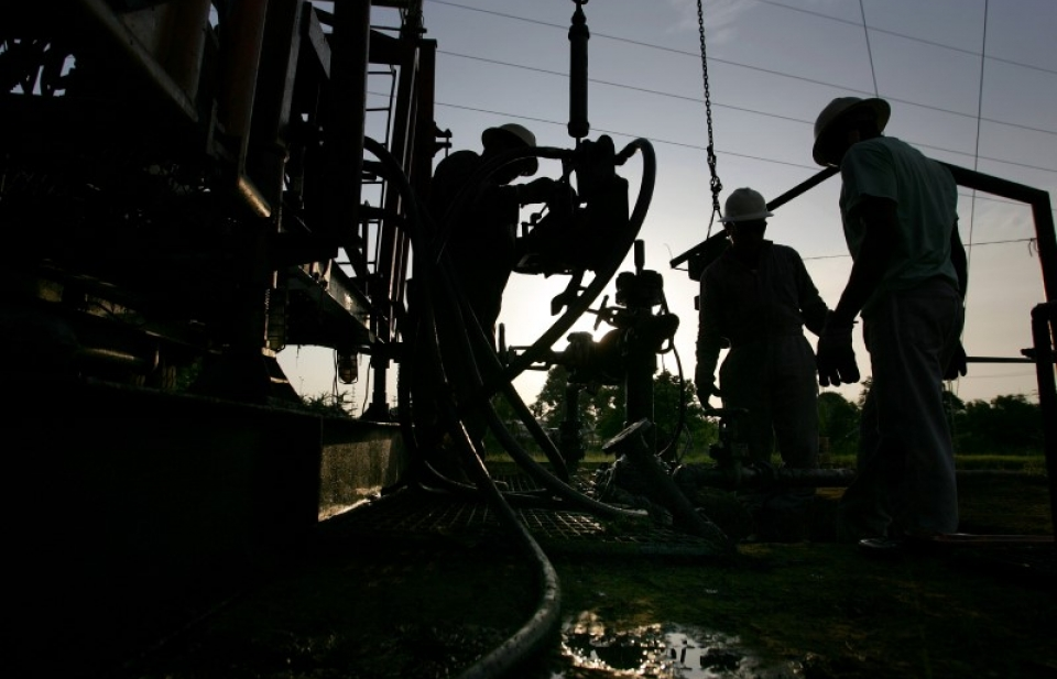 Giá dầu mạnh lên trong phiên 1/4, giới phân tích lạc quan một cách thận trọng