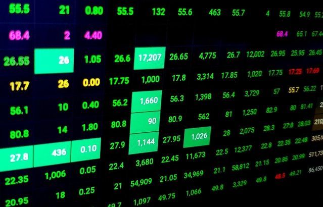 Thị trường chứng khoán hồi phục: Cơ hội song hành rủi ro