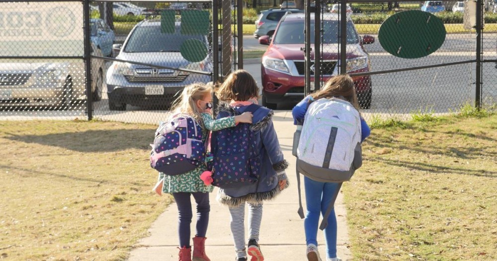 Pfizer-BioNTech đề nghị FDA cấp phép sử dụng đối với vaccine dành cho trẻ 12-15 tuổi Pfizer-BioNTech đề nghị FDA cấp phép sử dụng đối với vaccine Covid-19 dành cho trẻ 12-15 tuổi