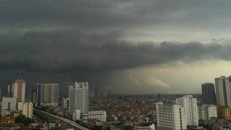 Dự báo thời tiết đêm nay và ngày mai (10-11/4): Bắc Bộ và Bắc Trung Bộ trời lạnh, Nam Bộ nắng nóng; Hà Nội đêm và sáng có mưa