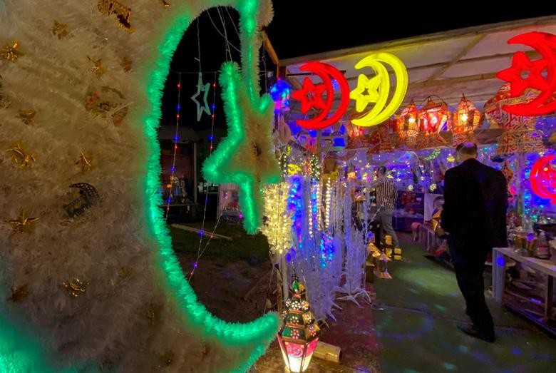 Hình ảnh người dân Hồi giáo trên khắp thế giới đón tháng lễ Ramanda Người dân Hồi giáo trên khắp thế giới đón tháng lễ Ramanda