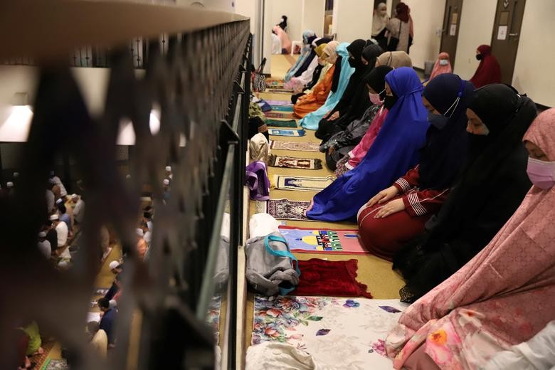 Hình ảnh người dân Hồi giáo trên khắp thế giới đón tháng lễ Ramanda Người dân Hồi giáo trên khắp thế giới đón tháng lễ Ramanda