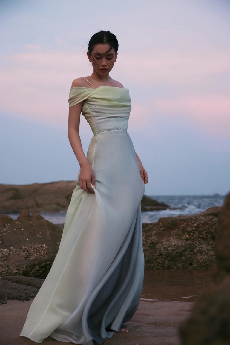 Nhan sắc mặn mà của Tiểu Vy sau 4 năm đăng quang Hoa hậu Việt Nam