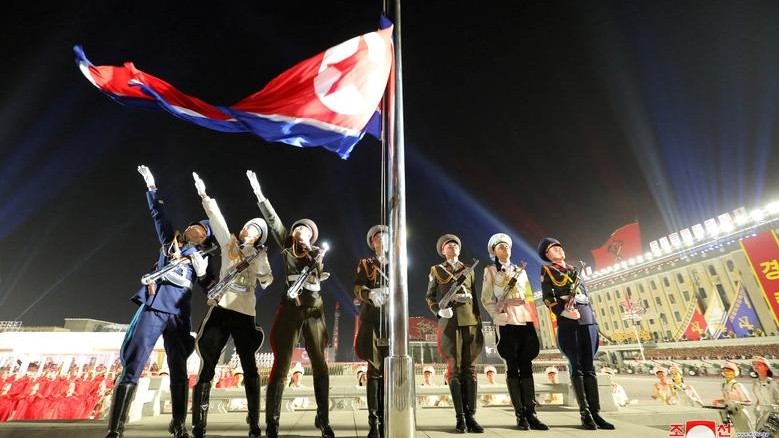 Lễ duyệt binh hoành tráng kỷ niệm 90 năm ngày thành lập Quân đội Cách mạng nhân dân Triều Tiên