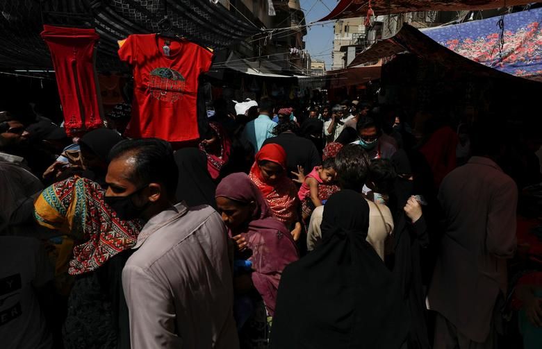 dich covid 19 cac nuoc noi long cach ly xa hoi nguoi dan tranh thu bung lua