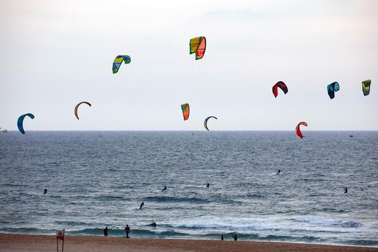 dich covid 19 cac nuoc noi long cach ly xa hoi nguoi dan tranh thu bung lua