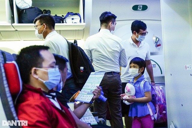 Vấn đề khó khăn của các công ty du lịch là các hãng hàng không thường không hoàn tiền 100% mà chuyển ngày giờ khởi hành, chuyển thành voucher… trong khi các công ty lữ hành vẫn phải bồi thường 100% cho khách khi hoãn, hủy tour vì dịch bệnh.