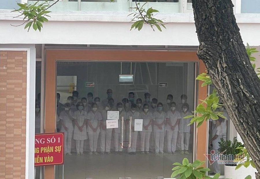 Những khoảnh khắc chạm đến trái tim tại tâm dịch Covid-19 ở Bắc Giang