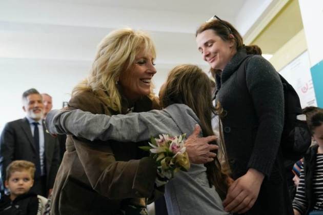 Hình ảnh chuyến thăm bất ngờ tới Ukraine của Phu nhân Tổng thống Mỹ Jill Biden