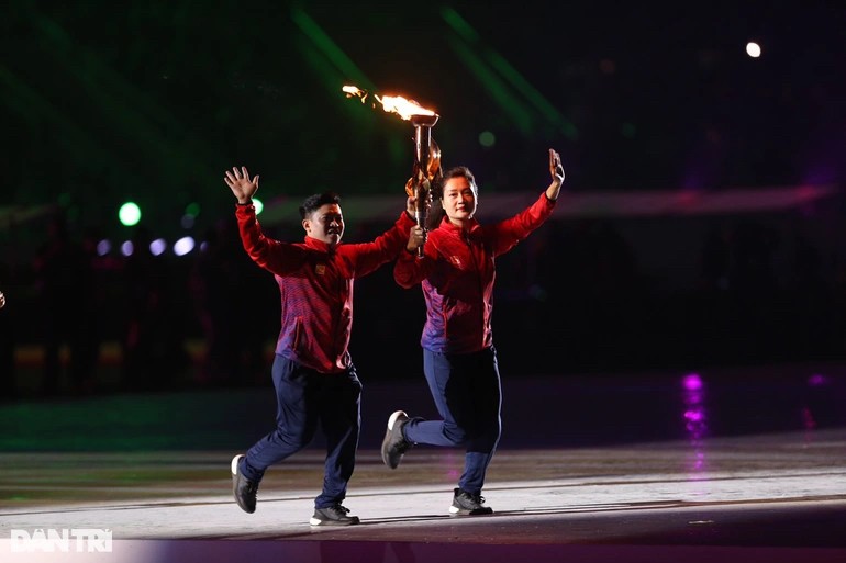 Không khí sôi động tại Lễ khai mạc SEA Games 31