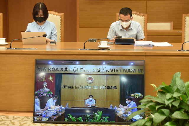 Bắc Giang phấn đấu trong vòng 7-10 ngày tới kiểm soát số ca F0 phát sinh ở các khu cách ly, từ 10-14 ngày nữa sẽ cơ bản dập xong dịch bệnh. Bắc Giang phấn đấu trong vòng 7-10 ngày tới kiểm soát số ca F0 phát sinh ở các khu cách ly, từ 10-14 ngày nữa sẽ cơ bản dập xong dịch bệnh.