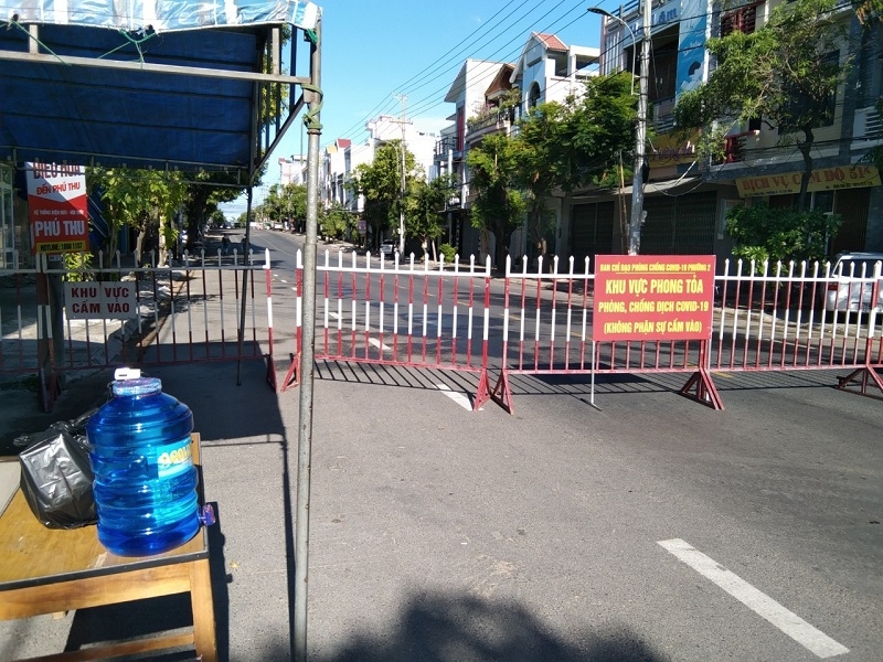 Đoạn đường Trần Phú (TP Tuy Hòa) được phong tỏa để phòng, chống Covid-19. Đoạn đường Trần Phú (TP Tuy Hòa) được phong tỏa để phòng, chống Covid-19.