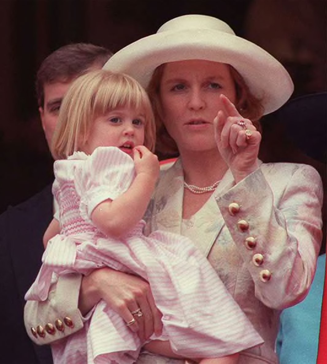 Lần đầu ra mắt của các thành viên Hoàng gia Anh ở Lễ diễu hành mừng sinh nhật Nữ hoàng Elizabeth II