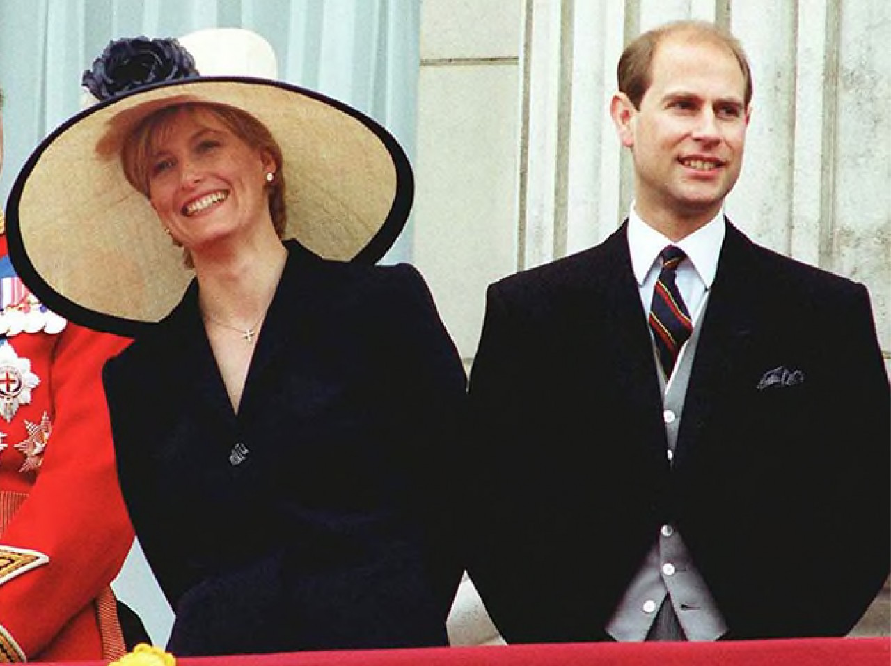 Lần đầu ra mắt của các thành viên Hoàng gia Anh ở Lễ diễu hành mừng sinh nhật Nữ hoàng Elizabeth II