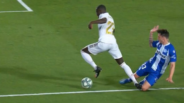 Tranh cãi nảy lửa về hai bàn thắng giúp Real Madrid chiến thắng tranh cai nay lua ve hai ban thang giup real madrid chien thang 1