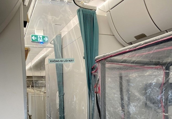 Covid-19: Hình ảnh đoàn bay lên đường hỗ trợ hơn 200 công dân Việt ở tại Guinea Xích đạo về nước Covid-19: Hình ảnh đoàn bay lên đường hỗ trợ 219 công dân Việt Nam từ Guinea Xích đạo về nước