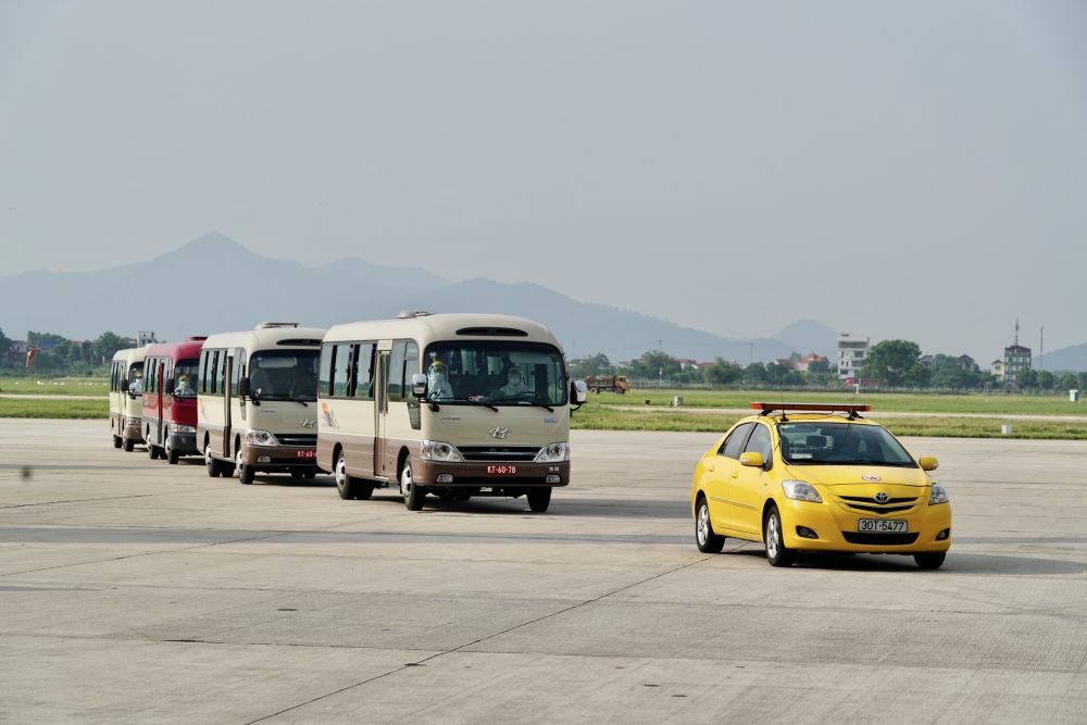 dich covid 19 hinh anh chuyen bay tham tinh dong bao tu guinea xich dao 4