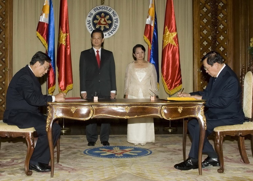 Việt Nam   Philippines: 45 năm qua những bức ảnh