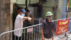 Hà Nội khẩn trương khoanh vùng, truy vết các trường hợp liên quan đến ca mắc Covid-19