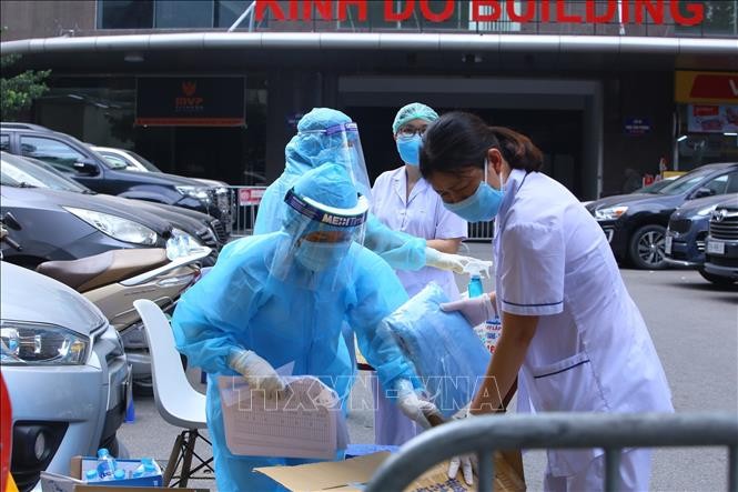 Hà Nội khẩn trương khoanh vùng, truy vết các trường hợp liên quan đến ca mắc Covid-19