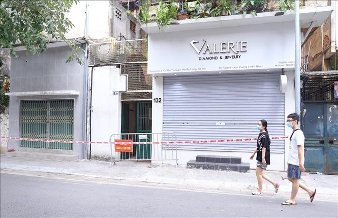 Hà Nội khẩn trương khoanh vùng, truy vết các trường hợp liên quan đến ca mắc Covid-19