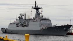 Hàn Quốc thay thế toàn bộ 300 thành viên thủy thủ đoàn trên tàu khu trục vì Covid-19