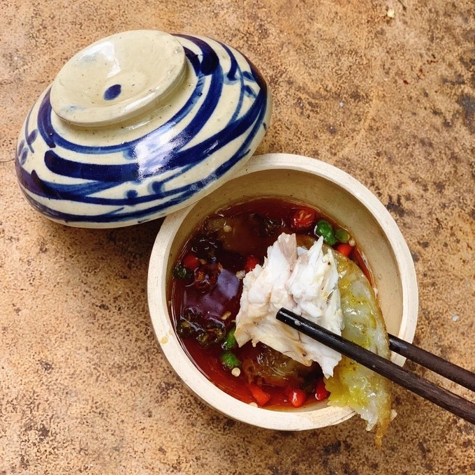 Độc đáo món bánh khoái cá kình của làng Chuồn, Huế