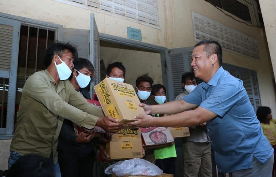 Covid-19: Đại sứ quán Việt Nam tại Campuchia tiếp tục vận động và tìm cách hỗ trợ bà con gốc Việt