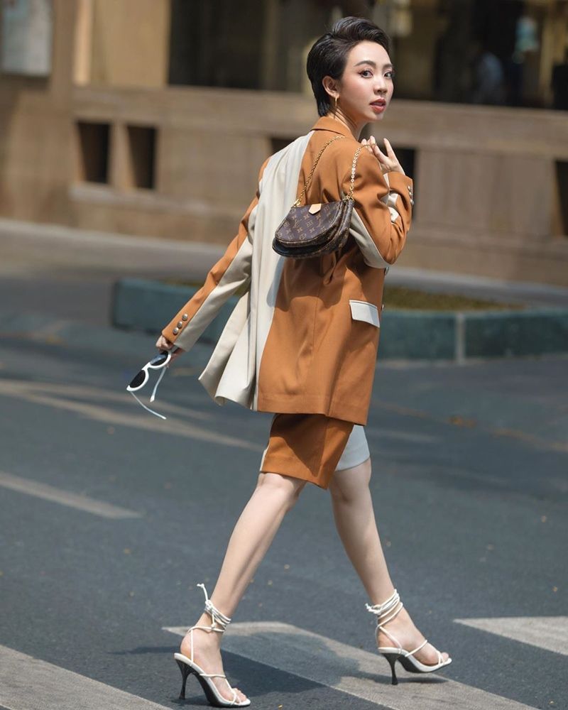 Street style sao Việt: Hoa hậu Mỹ Linh yêu kiều, Hà Tăng trẻ trung như gái teen, Tóc Tiên khoe dáng đồng hồ cát