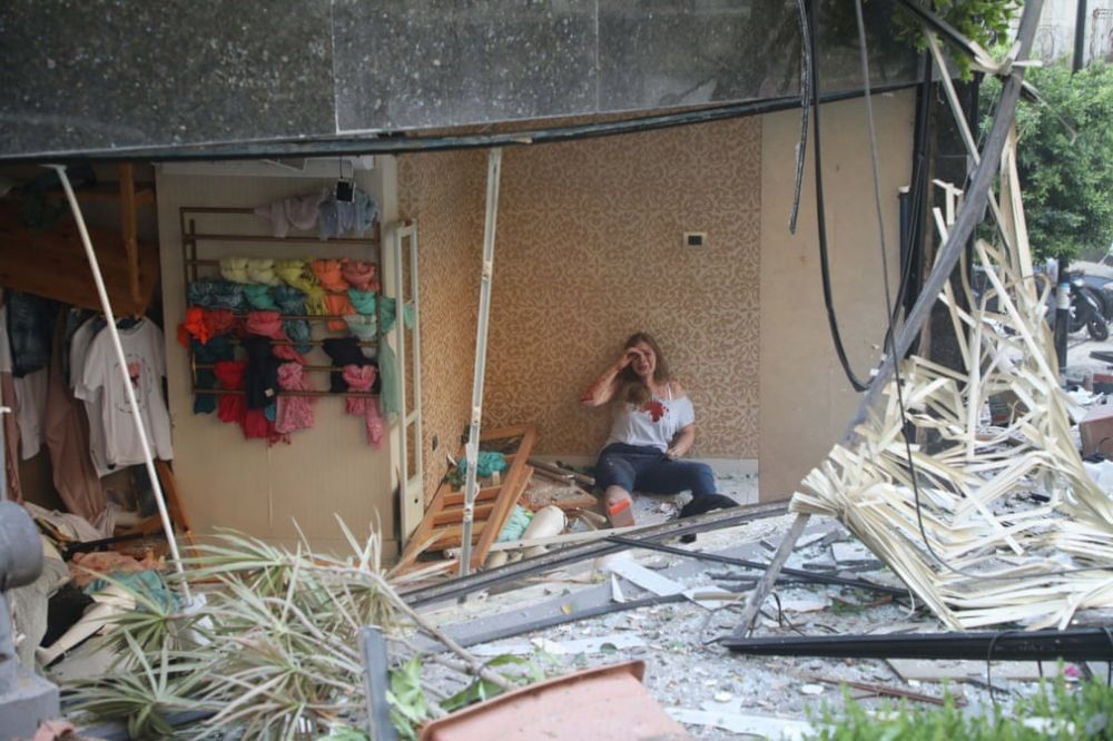 Vụ nổ ở Beirut: Cảnh đổ nát ở Thủ đô Lebanon sau vụ nổ 'như động đất 4,5 Richter'