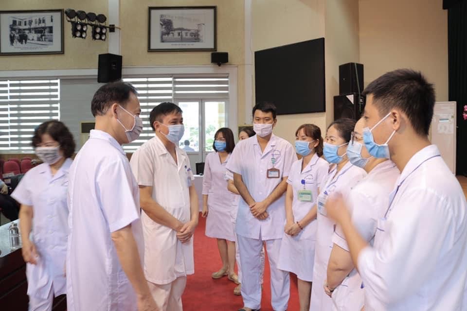 Dịch Covid-19: Đoàn quân 'blouse trắng' đã lên đường tiến về miền Trung thân thương Dịch Covid-19: Đoàn quân 'blouse trắng' đã lên đường tiến về miền Trung thân thương