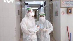 Sản phụ mắc Covid-19 ở Hà Tĩnh hạ sinh bé trai kháu khỉnh trong khu cách ly