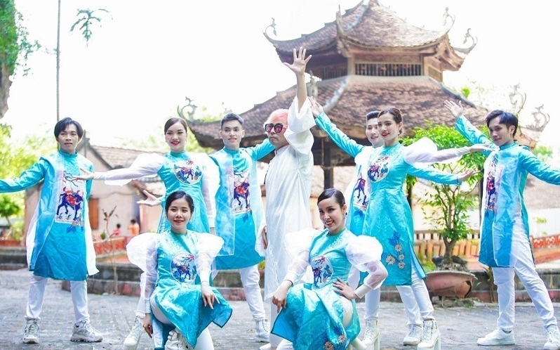 Ca sĩ người Hàn Quốc ra mắt MV Vietnam bằng tiếng Việt Ca sĩ người Hàn Quốc ra mắt MV Vietnam bằng tiếng Việt