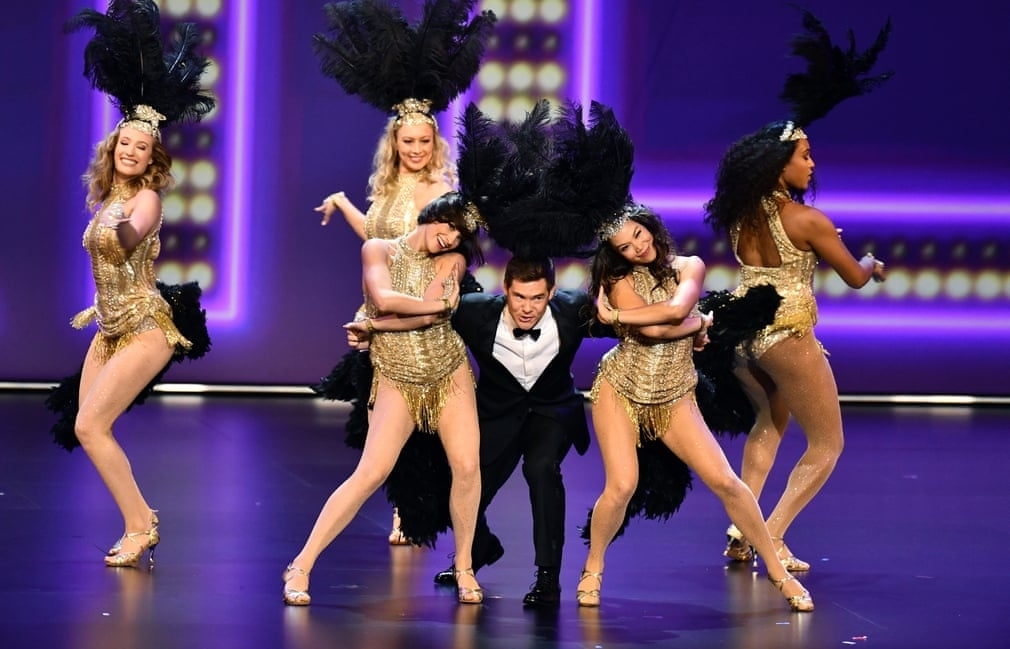 Điểm danh các sao trên thảm đỏ Emmy 2019