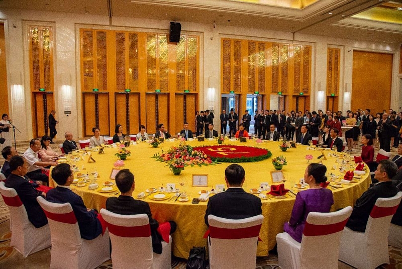 Tổng Lãnh sự quán Việt Nam tại Côn Minh, Trung Quốc long trọng tổ chức Lễ kỷ niệm và Tiệc chiêu đãi nhân dịp 75 năm Quốc khánh nước Cộng hòa xã hội chủ nghĩa Việt Nam (2/9/1945-2/9/2020). hinh-anh-hoat-dong-ky-niem-75-nam-quoc-khanh-cua-cac-co-quan-dai-dien-viet-nam-o-nuoc-ngoai-2