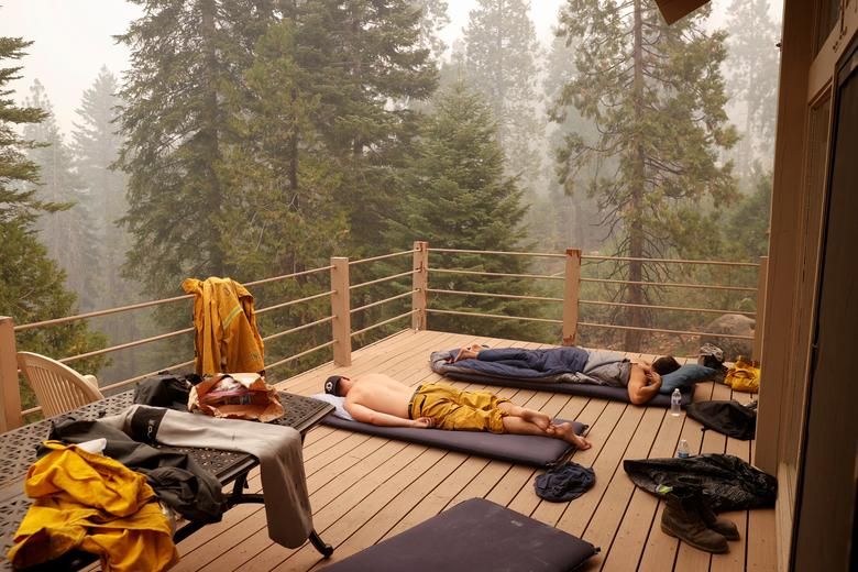 Đang căng mình chống dịch Covid-19, bang California lại phải đối mặt với đám cháy rừng lớn kỷ lục Đang căng mình chống dịch Covid-19, bang California lại phải đối mặt với đám cháy rừng lớn kỷ lục