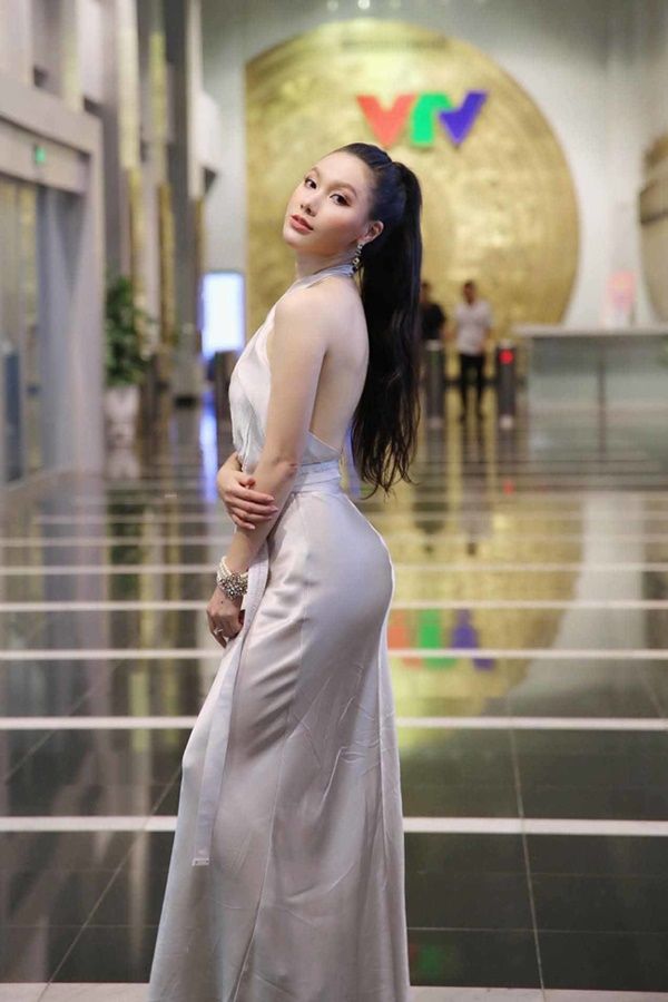 Nhan sắc xinh đẹp của 4 nữ MC VTV khi đóng phim truyền hình nhan sac xinh dep cua 4 nu mc vtv khi dong phim truyen hinh