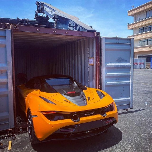 Đại gia Việt vung tiền 'tậu' xe sang bất chấp Covid-19