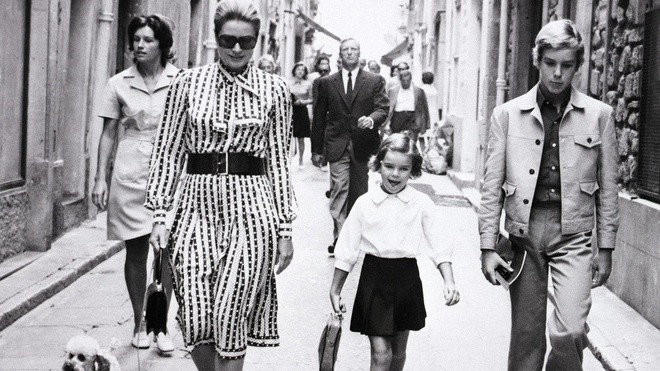 Ngày đầu tiên đi học của trẻ em Hoàng gia