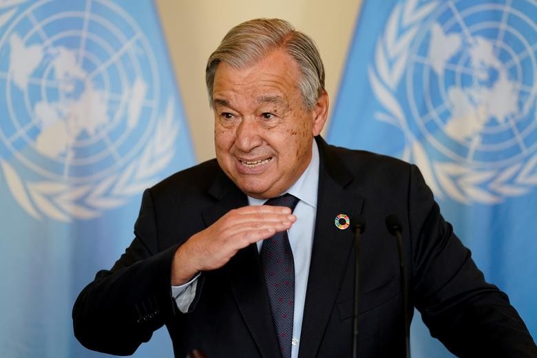 Antonio Guterres, Tổng thư ký Liên hợp quốc, nói chuyện với các phóng viên sau cuộc họp với Thủ tướng Anh Boris Johnson về các cuộc thảo luận về biến đổi khí hậu, ngày 20 tháng 9 năm 2021. John Minchillo / Pool via REUTERS