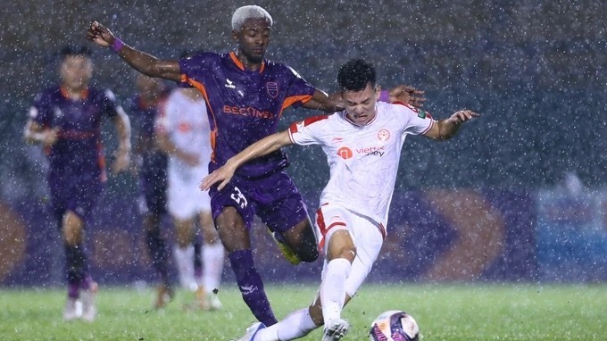 Tiến Linh ghi bàn, B.Bình Dương đánh bại CLB Viettel