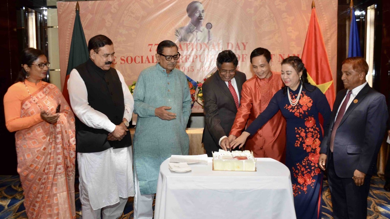 Đại sứ quán Việt Nam tại Bangladesh long trọng kỷ niệm 77 năm Quốc khánh