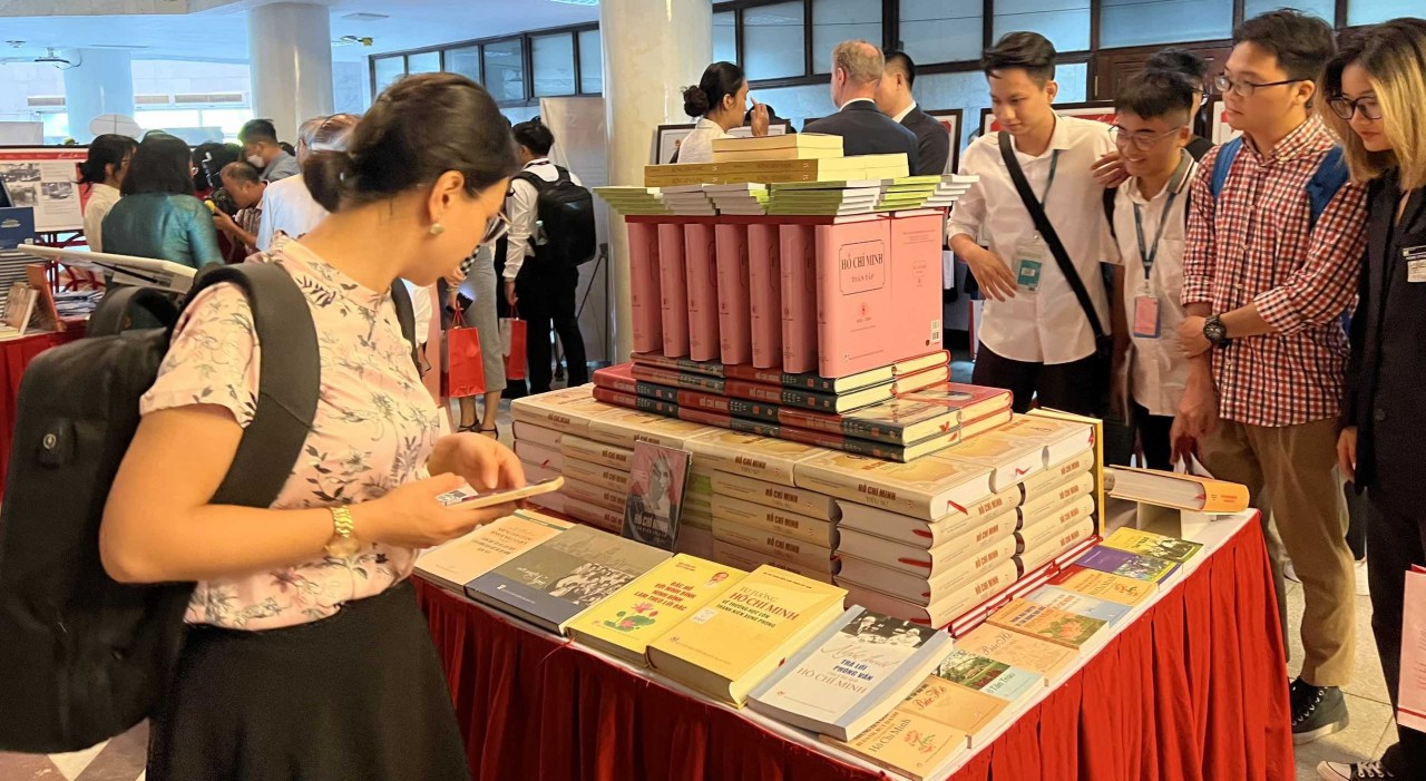 Bộ Ngoại giao tổ chức chuỗi hoạt động kỷ niệm 35 năm UNESCO ra Nghị quyết vinh danh Chủ tịch Hồ Chí Minh