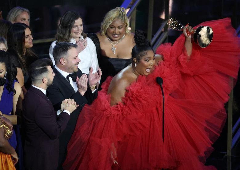 Những khoảnh khắc 'vàng' tại lễ trao giải Emmy 2022 Những khoảnh khắc 'vàng' tại lễ trao giải Emmy 2022