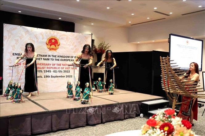 Long trọng tiệc chiêu đãi kỷ niệm 77 năm Quốc khánh nước Cộng hòa xã hội chủ nghĩa Việt Nam tại Bỉ Long trọng tiệc chiêu đãi kỷ niệm 77 năm Quốc khánh nước Cộng hòa xã hội chủ nghĩa Việt Nam tại Bỉ